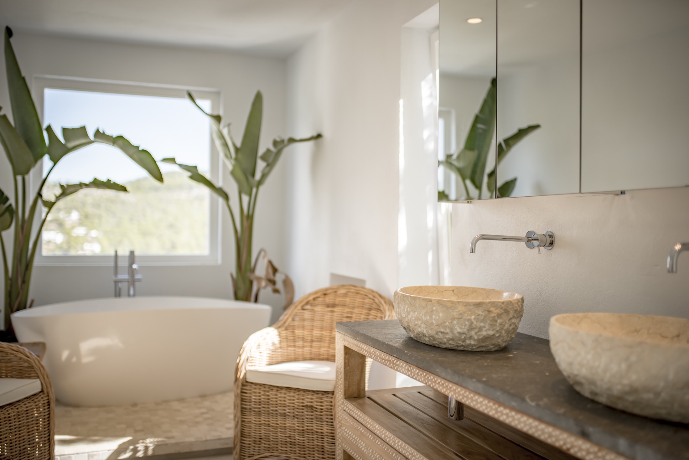Natural materials and soft light at Cala Vadella